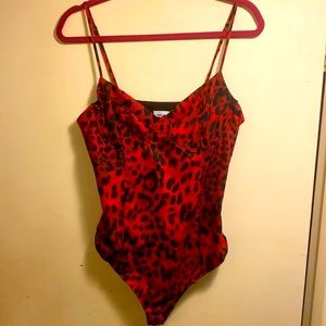REVOLVE-SUPER DOWN Red/Blk animal print bodysuit M